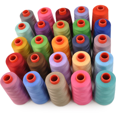 In magazzino Filati di poliestere Hilos De Coser Colore solido tinto Spunto 100% Filato di poliestere 40/2 Filato di cucitura di poliestere