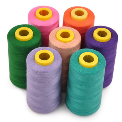 In magazzino 3000 Yards Hilos De Coser Spun Filati di cucitura in poliestere TKT Filato 40/2 Filati di cucitura in poliestere