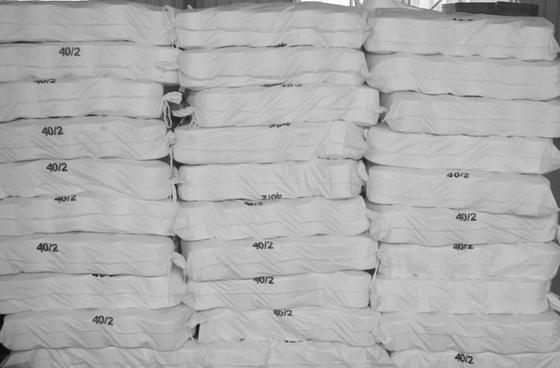 40/2, 40/3, 20/2, 20/3 100% filato di poliestere anello spunto bianco grezzo filato di poliestere industriale