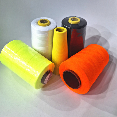 In magazzino 3000 Yards Hilos De Coser Spun Filati di cucitura in poliestere TKT Filato 40/2 Filati di cucitura in poliestere