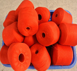 Di alta qualità 40/2, 60/2 colori tinti 100% poliestere anello filato spunto per filo da cucire